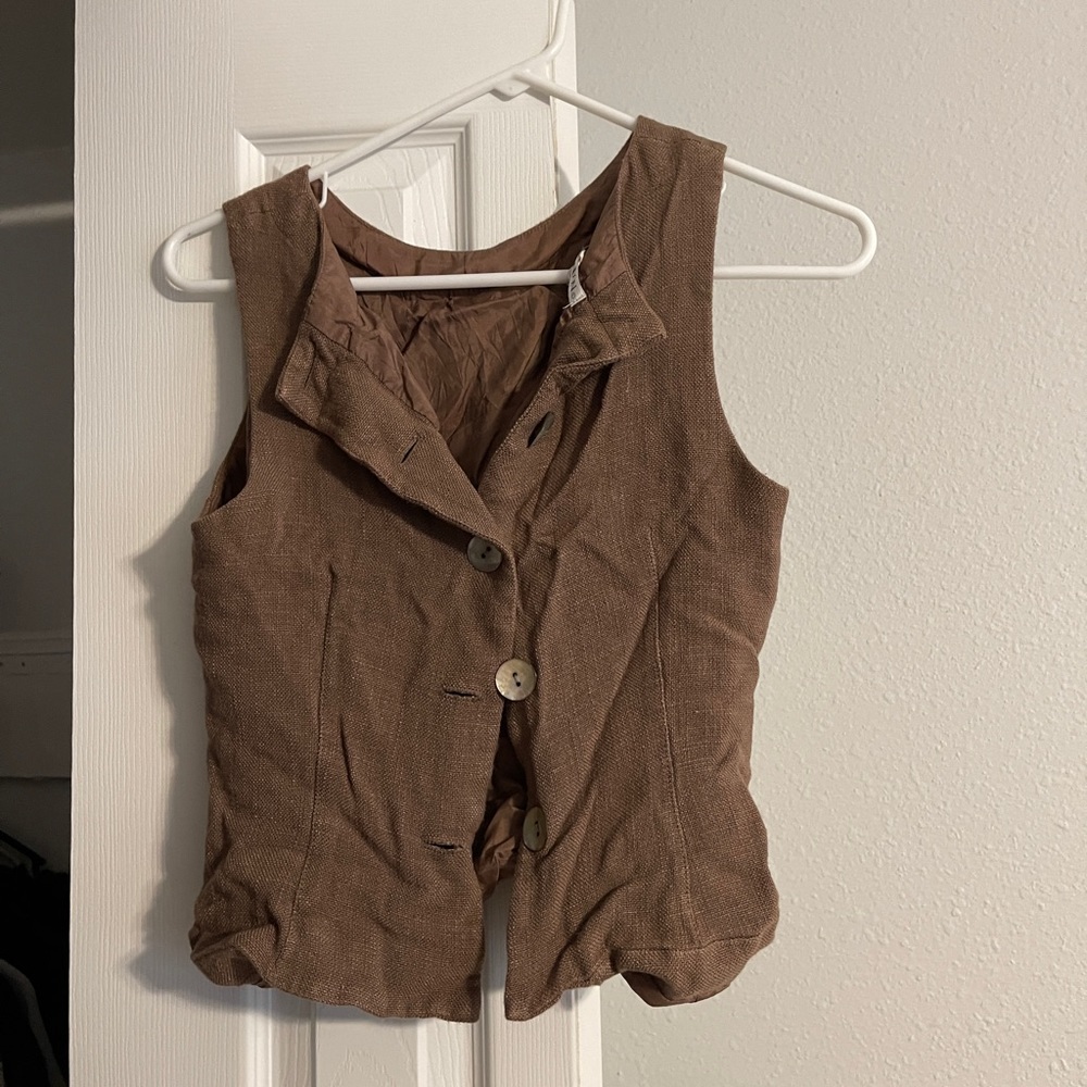 Cropped vest